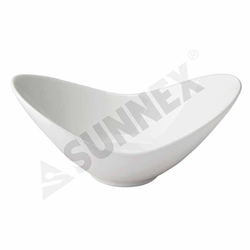 White Color Porcelain Boat Shaped Dish